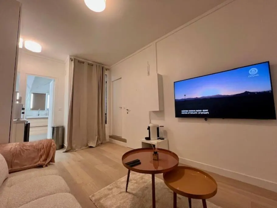 Rent A Room Apartments - Daguerre パリ